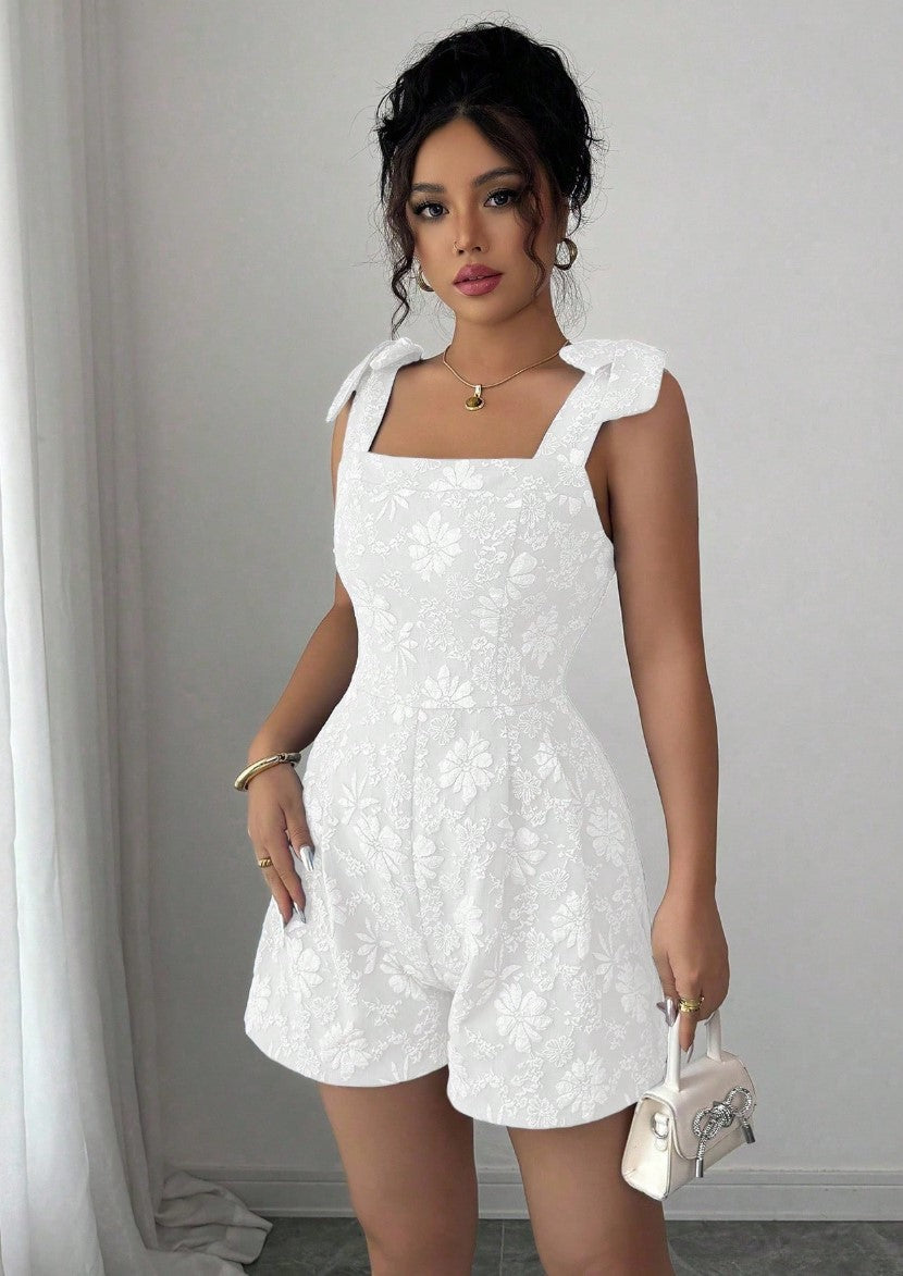 Macaquinho de Festa Floral em Jacquard elegante verão laços acinturado branco reveillon