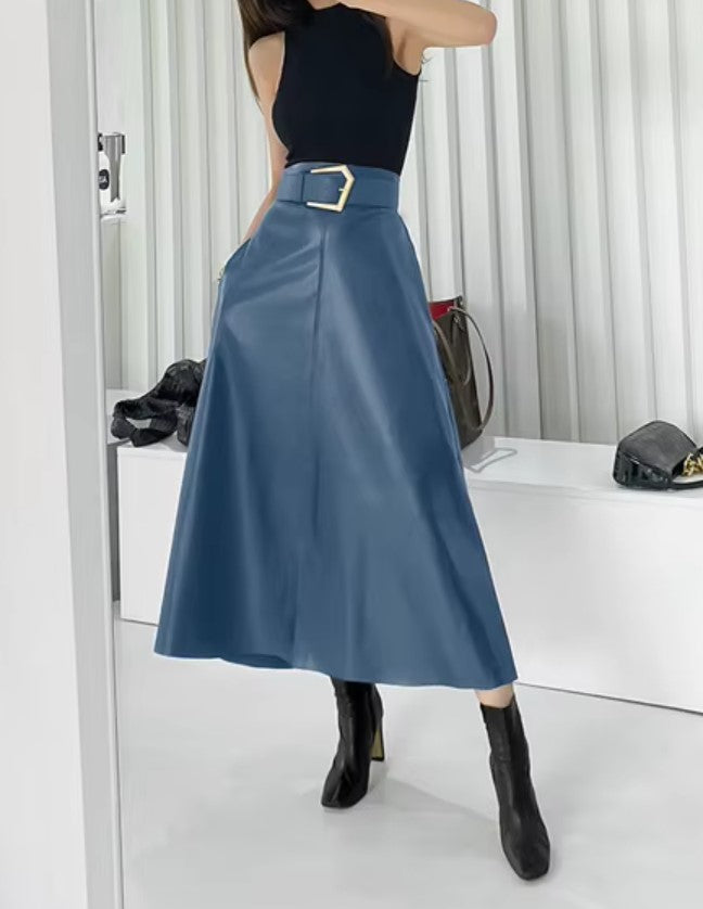 Saia de Couro Midi Trapézio Fivela Cintura Alta