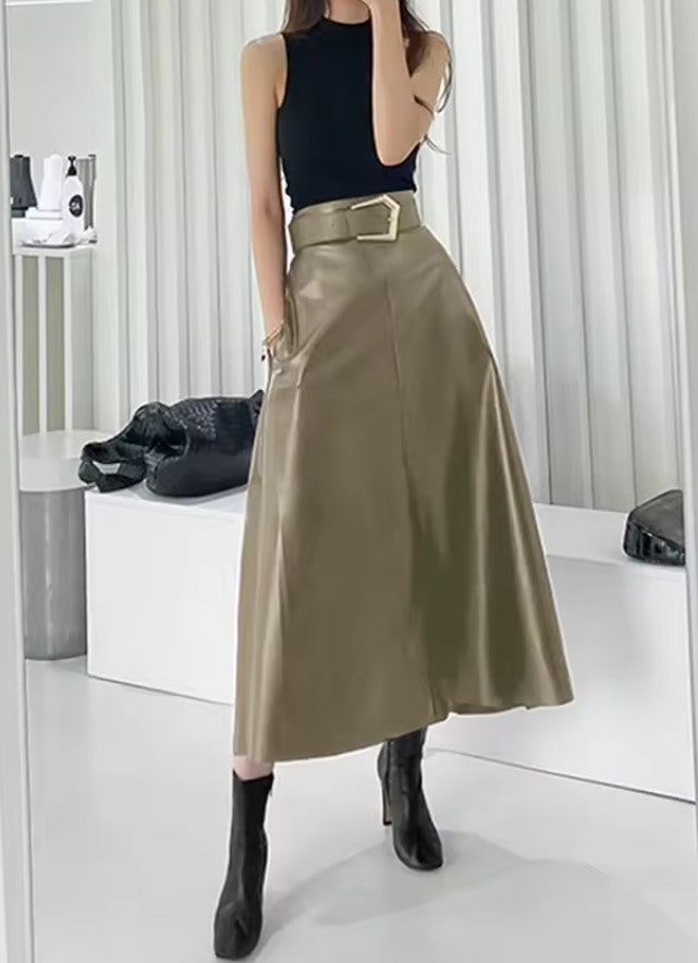 Saia de Couro Midi Trapézio Fivela Cintura Alta