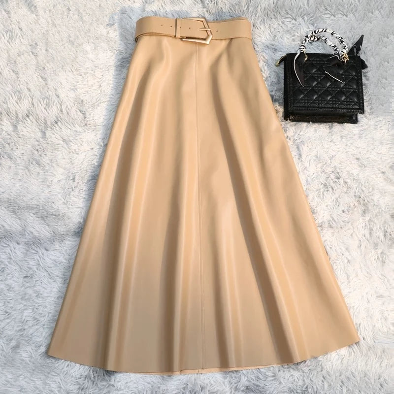 Saia de Couro Midi Trapézio Fivela Cintura Alta