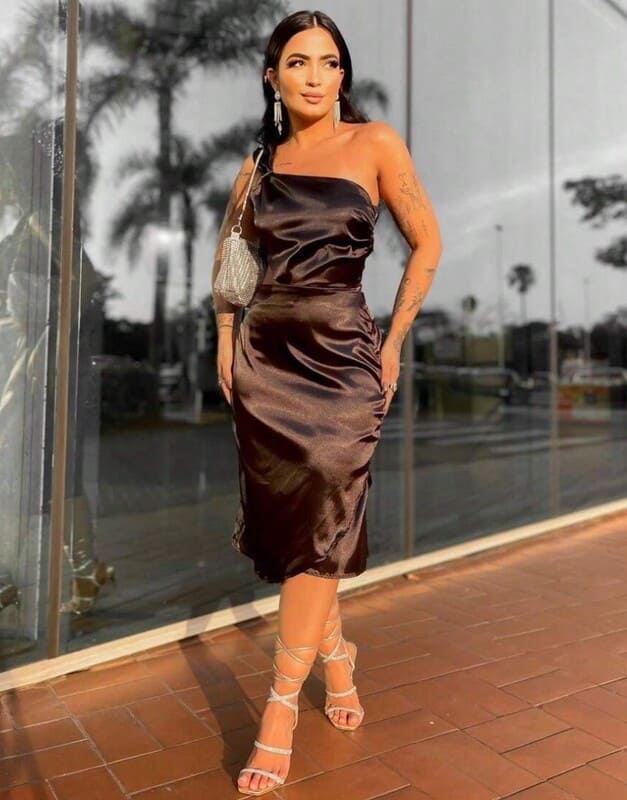 Vestido Tubinho de Festa Midi de Cetim Um Ombro