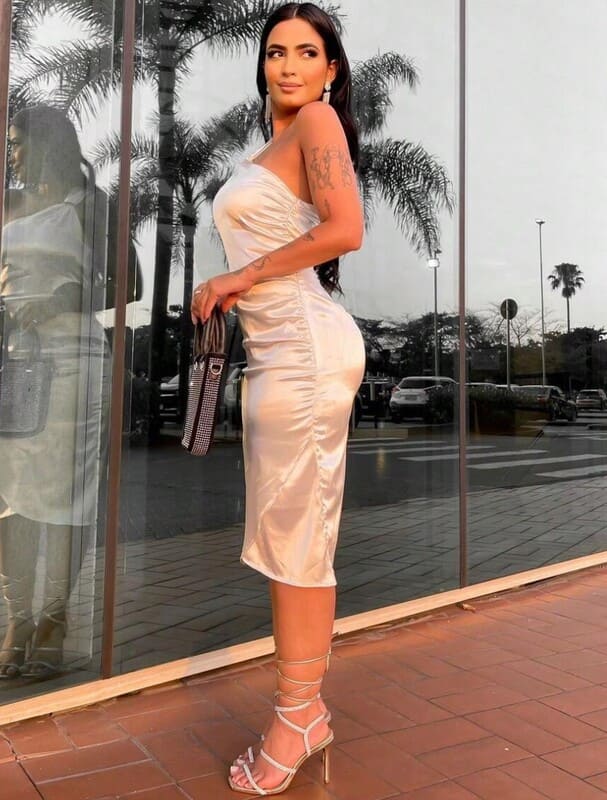 Vestido Tubinho de Festa Midi de Cetim Um Ombro