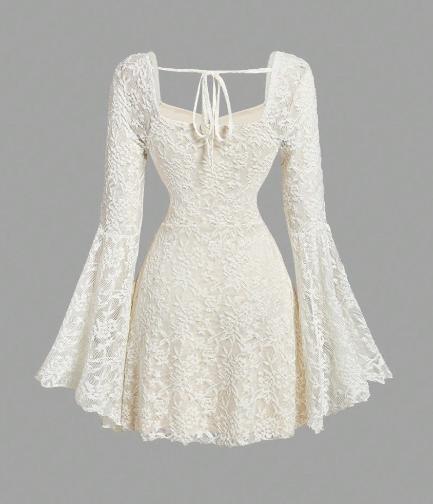 Vestido de Festa curto de Renda Decote Coração Princesa manga flare creme off white