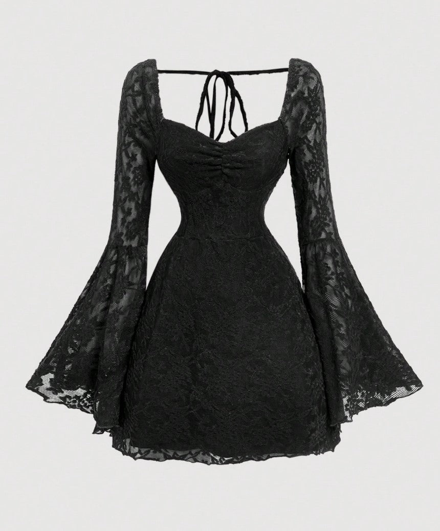 Vestido de Festa curto de Renda Decote Coração Princesa manga flare preto