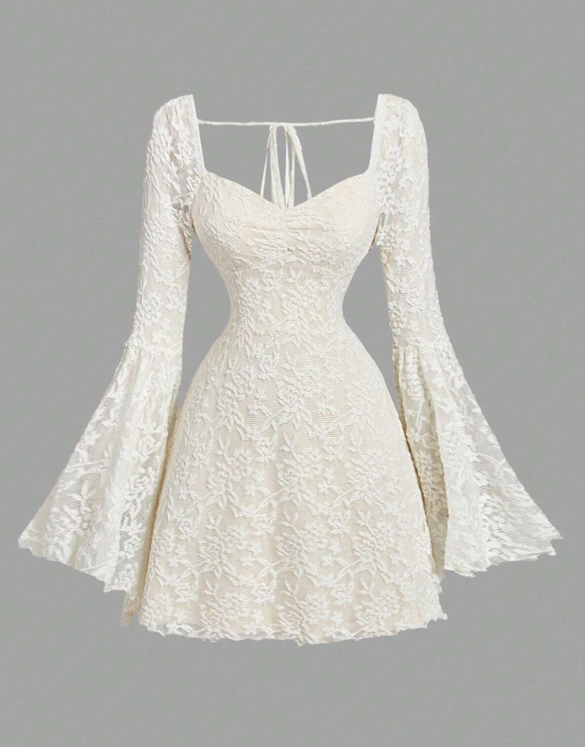 Vestido de Festa curto de Renda Decote Coração Princesa manga flare creme off white