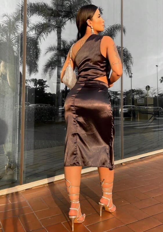Vestido Tubinho de Festa Midi de Cetim Um Ombro