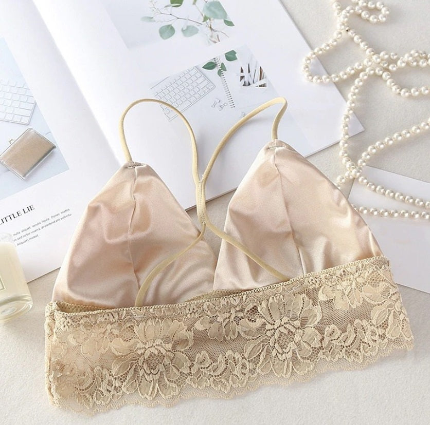 sutiã cropper Bralette de cetim com renda bege