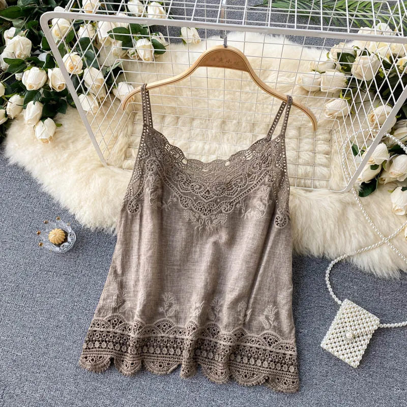 Blusa com Renda Bordada Boho Chic Alcinha algodão marrom
