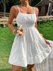 Vestido Curto Acinturado Rodado de Renda Poá e Alcinhas Verão Reveillon Branco