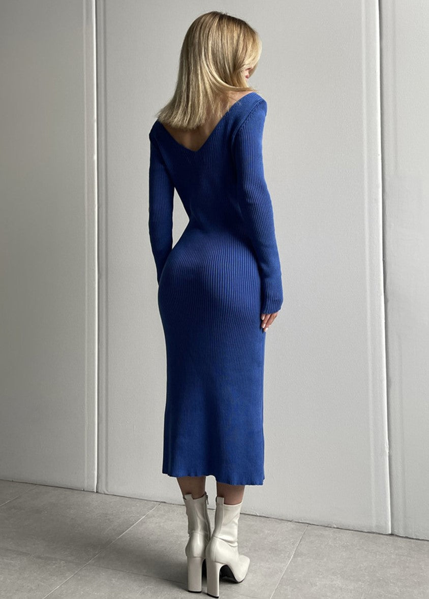 Vestido Tubinho Tricot Decote V Midi Inverno azul decotado nas costas