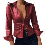 camisa de couro vermelho vinho decote v manga longa blazer look inverno 2023