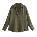 Camisa Social Cetim Oversized Decote V verde musgo militar