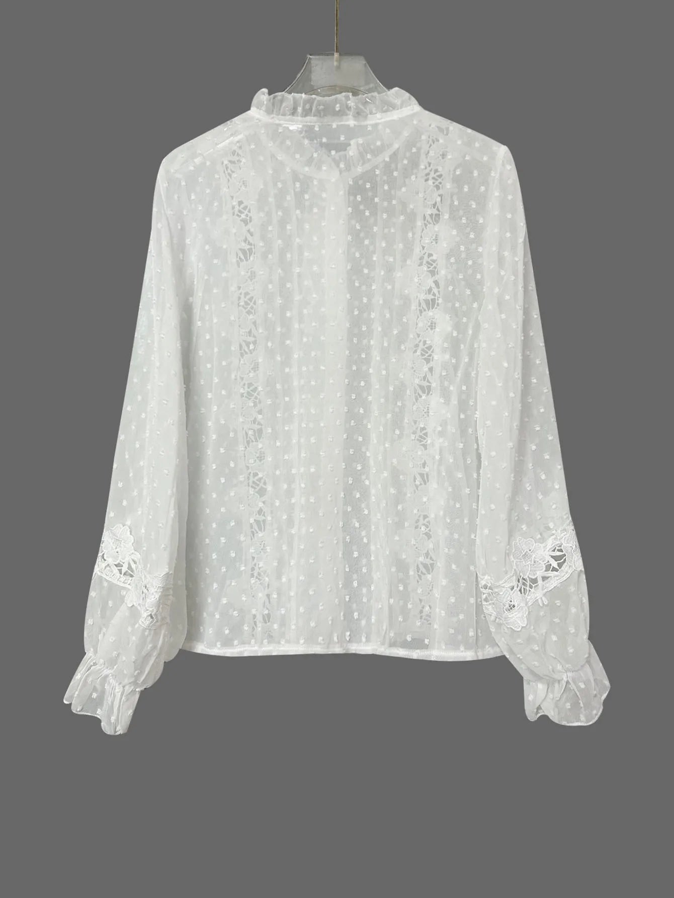 camisa blusa com renda feminina branca de botão decote v manga longa leve meia-estação