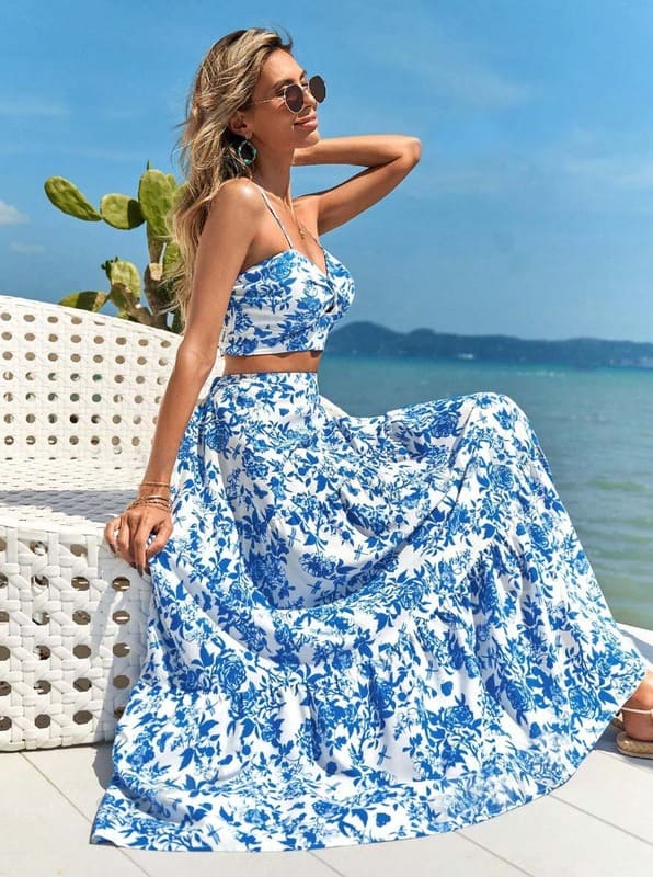 Conjunto Saia Longa e Cropped Estampado Verão branco azul
