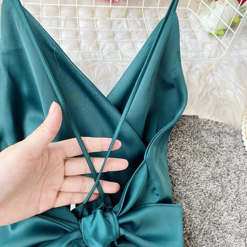 Vestido de Festa Midi de Cetim Laço nas Costas