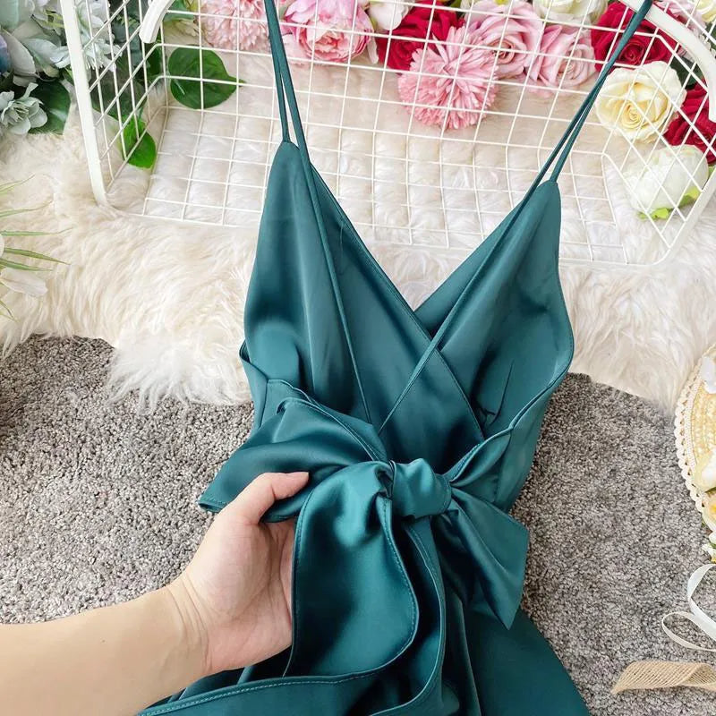Vestido de Festa Midi de Cetim Laço nas Costas