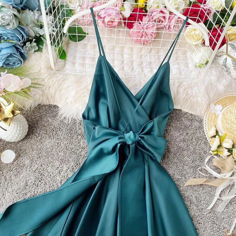 Vestido de Festa Midi de Cetim Laço nas Costas