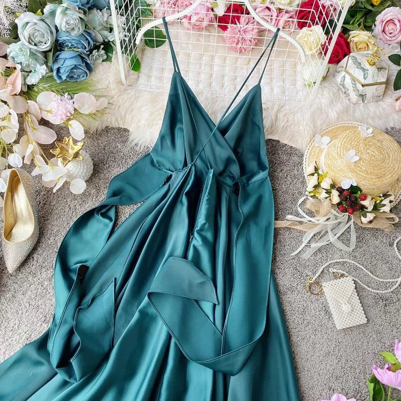 Vestido de Festa Midi de Cetim Laço nas Costas