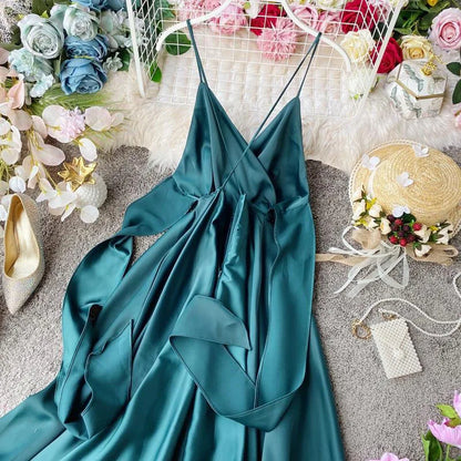 Vestido de Festa Midi de Cetim Laço nas Costas