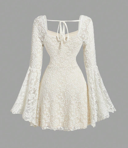 Vestido de Festa curto de Renda Decote Coração Princesa manga flare creme off white 
