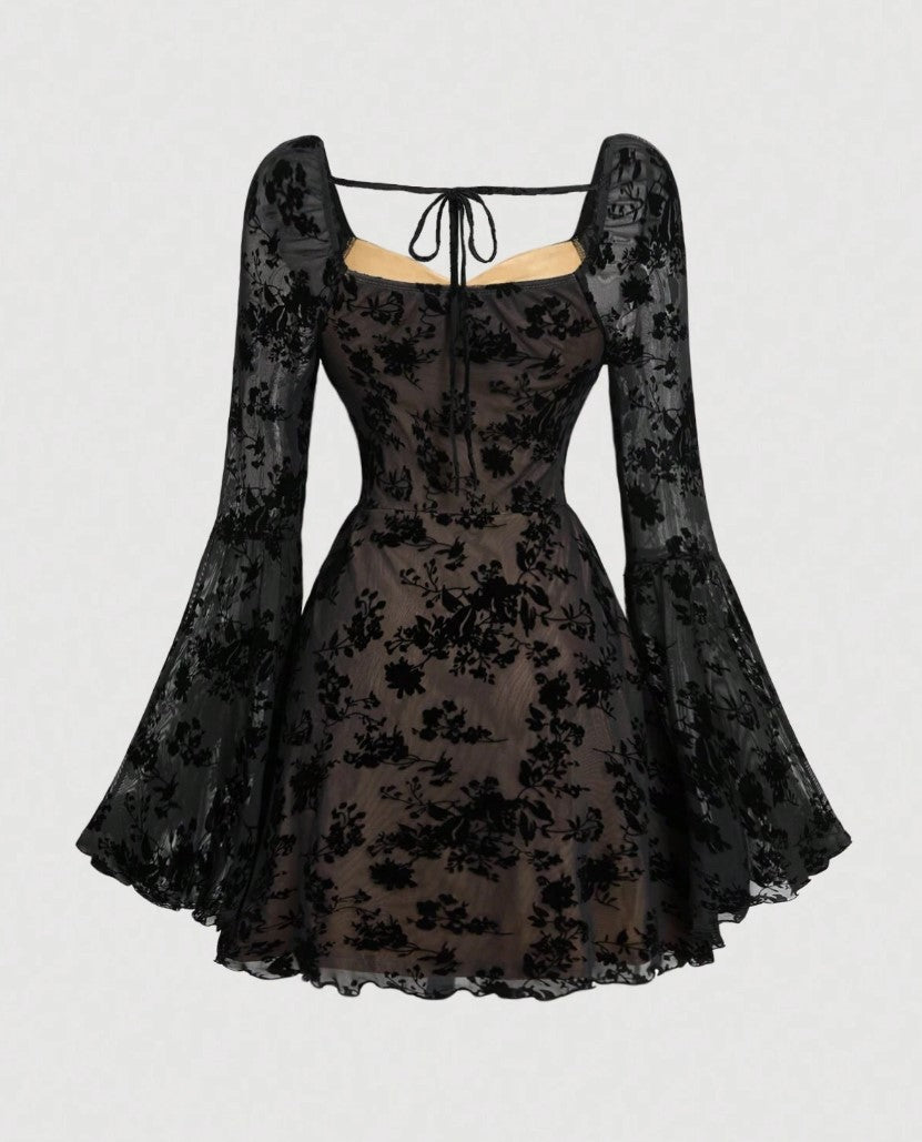 Vestido de Festa curto de Renda Decote Coração Princesa manga flare preto 