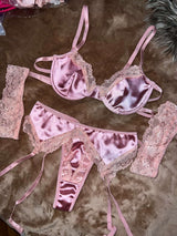 Conjunto Lingerie de Cetim c/ Renda Cinta-Liga Persex