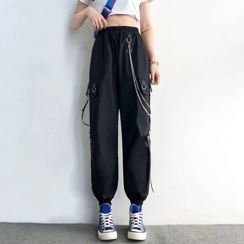 Calça Cargo Preta com Bolsos Corrente