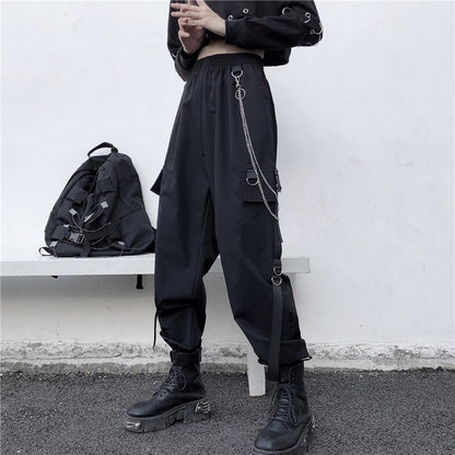 Calça Cargo Preta com Bolsos Corrente