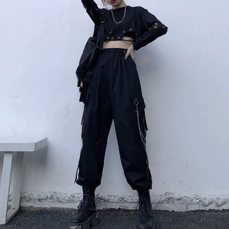 Calça Cargo Preta com Bolsos Corrente