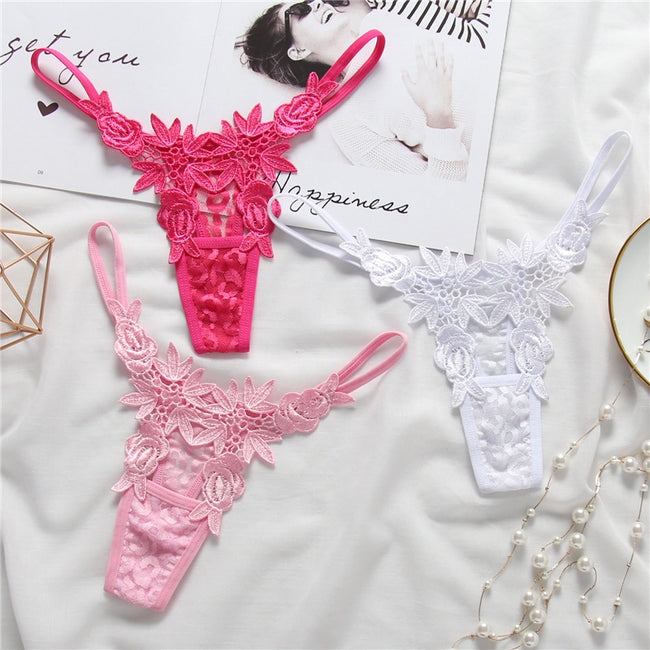 Calcinha sexy, erótica, de renda, vazada e com detalhes. Cores variadas