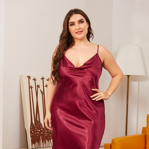 Vestido de Festa Slip Dress Midi Cetim Plus Size