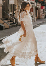 Vestido de Renda Longo midi Branco Boho Chic Manga Curta