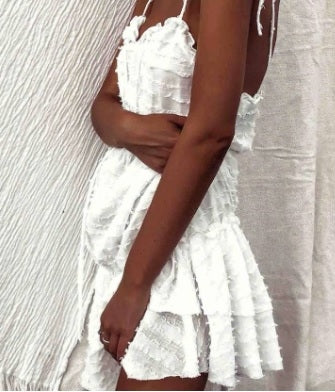 Vestido de alcinha branco detalhe desfiado 