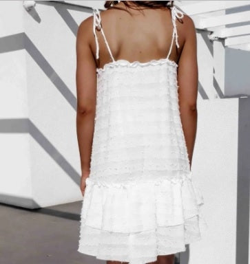 Vestido de alcinha branco detalhe desfiado 