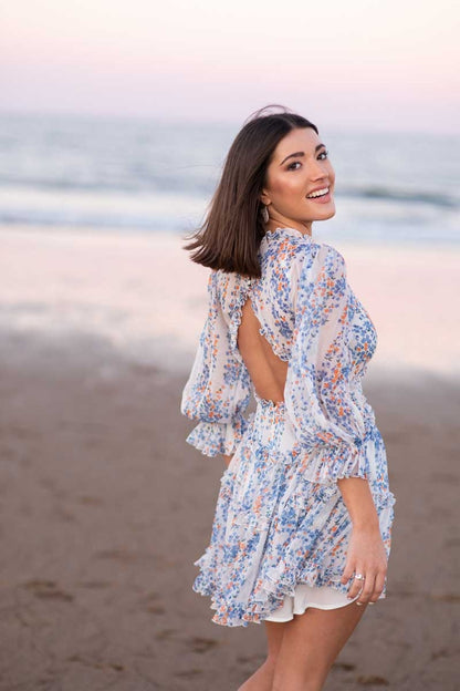 Vestido branco curto de Manga Costas Vazadas