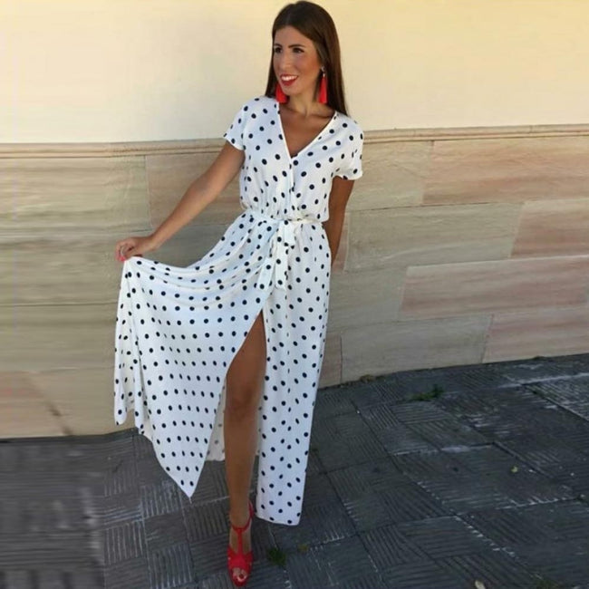 Vestido branco sale de bolinha preta